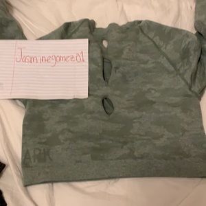 Long sleeve green camo